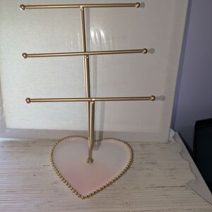 Chic Gold Jewelry Organizer with Heart Base
